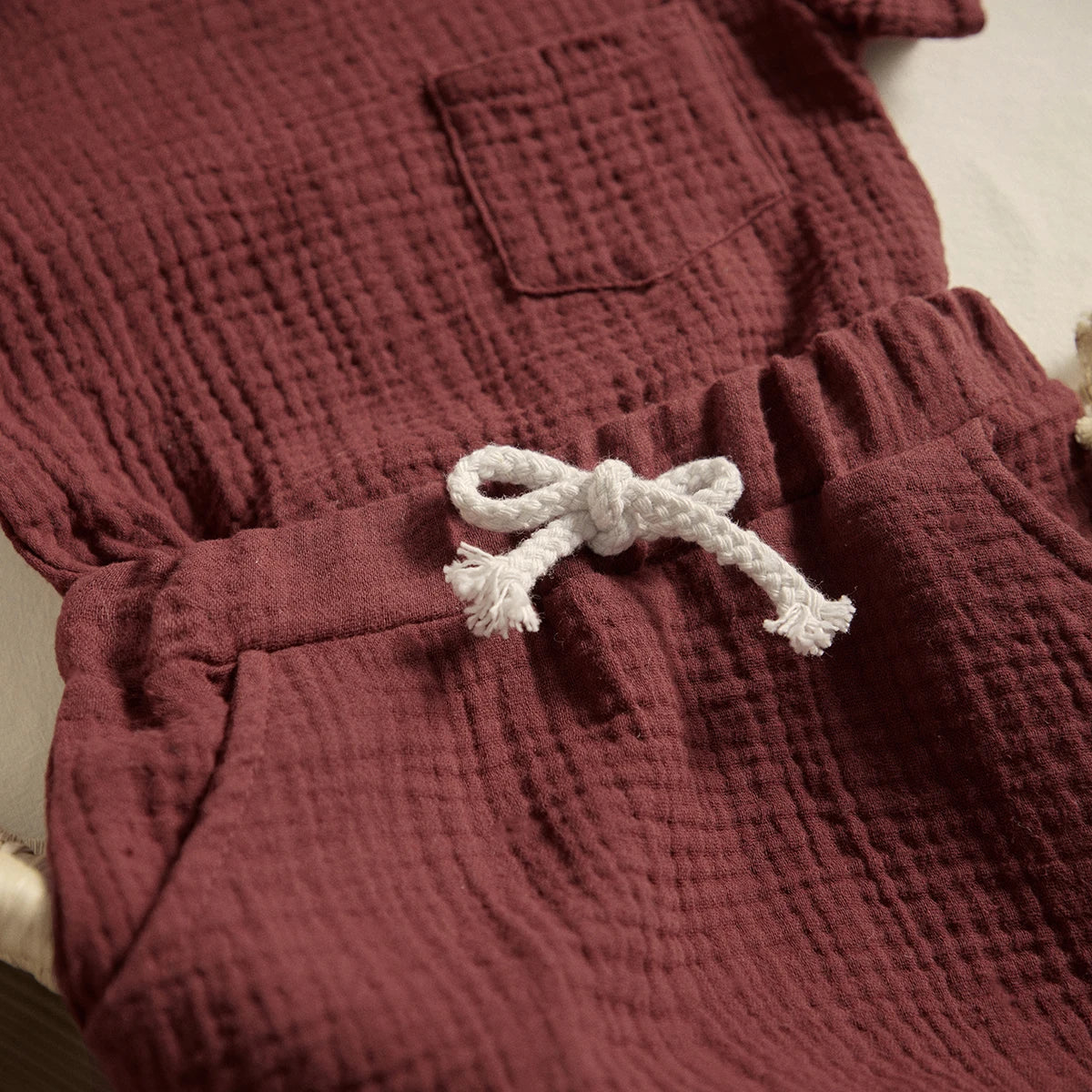 Shop our Stylish and comfortable outfits from Bubebaby, designed for children aged 0-6 years. Perfect for summer, these unisex sets are made from high-quality cotton linen and polyester, ensuring breathability and comfort. Features include a classic O-neck collar, regular short sleeves, and a pullover closure.