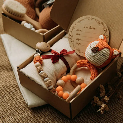 Discover the Montessori BabyLove Bath Set at BubeBaby, featuring a square bath towel and assorted gifts in a gift box. Designed for newborns (0-6 months), this unisex set includes a drooling towel, making bath time convenient and cozy. Lightweight at 250g, it’s perfect for your baby’s early days