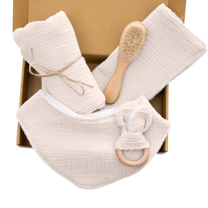 Discover our  Bib, crafted from soft cotton for babies. Ideal for ages 0-36 months, this unisex bib features a solid pattern and serves multiple purposes: a triangle scarf, feeding bib, and burp cloth. Weighing 306g, it's a versatile and essential addition to any baby’s mealtime routine