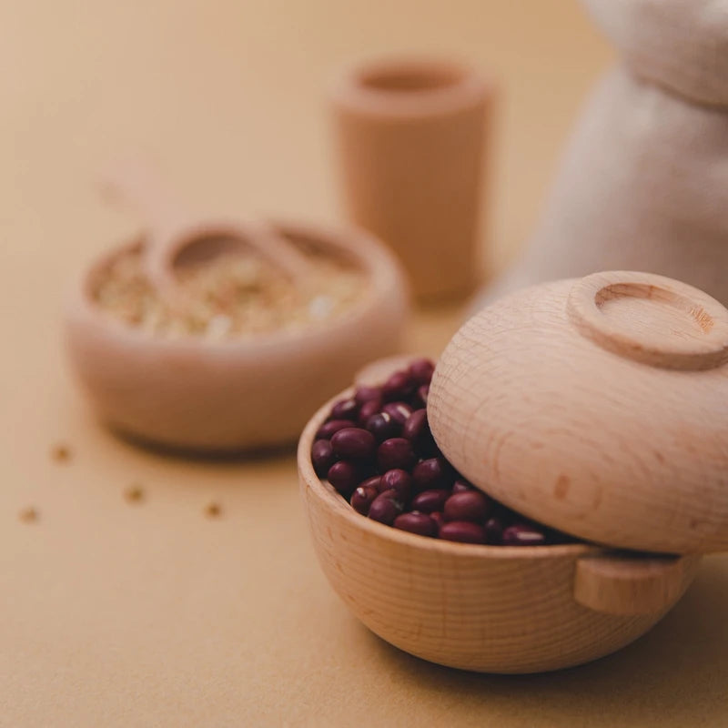 Discover our Babylove CE-certified Wooden Montessori Sand Play Set, ideal for children aged 3-14 years. Made from solid beech wood, this sensory play set includes sand and grain bowl holders, perfect for hands-on, organic learning. Unisex design, always use with adult supervision
