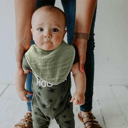 Discover our  Bib, crafted from soft cotton for babies. Ideal for ages 0-36 months, this unisex bib features a solid pattern and serves multiple purposes: a triangle scarf, feeding bib, and burp cloth. Weighing 306g, it's a versatile and essential addition to any baby’s mealtime routine
