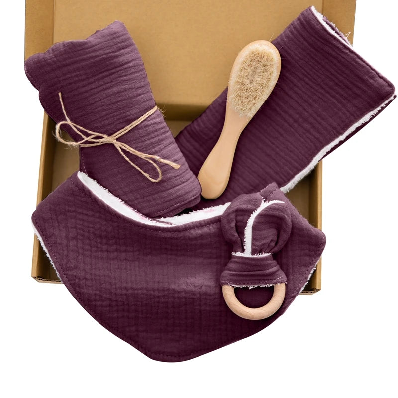 Discover our  Bib, crafted from soft cotton for babies. Ideal for ages 0-36 months, this unisex bib features a solid pattern and serves multiple purposes: a triangle scarf, feeding bib, and burp cloth. Weighing 306g, it's a versatile and essential addition to any baby’s mealtime routine