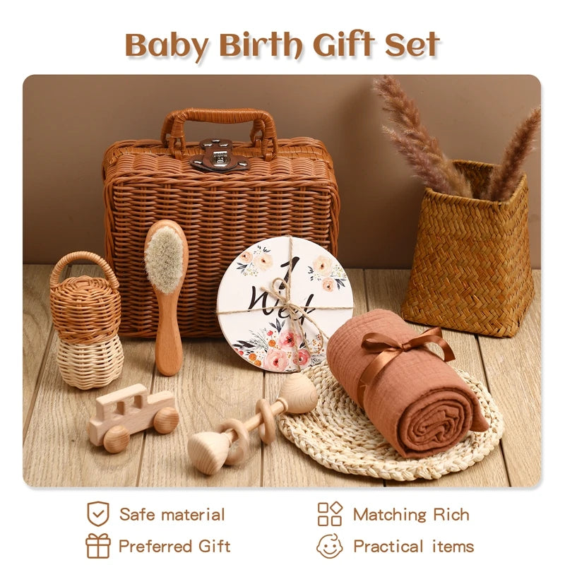 Discover the Montessori BabyLove Gift Set at BubeBaby, perfect for infants and toddlers. This unisex set includes classic bath toys like rubber ducks and boats. Ideal for 0-6 months, it promotes sensory development and makes a thoughtful gift. Note: Keep away from fire 