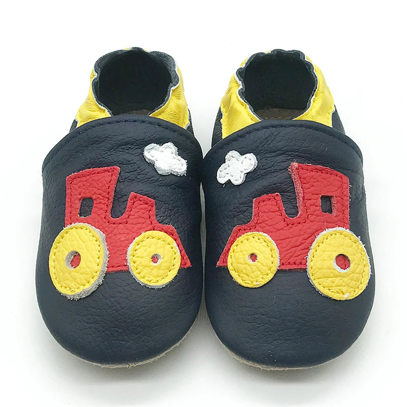 Bubebaby BabyLove Cow Leather First Walker Booties, featuring a classic design with a comfortable fit for early walkers. The booties are equipped with a flexible sole to support baby’s first steps. They come in a versatile colors, making them a stylish and practical choice for little ones