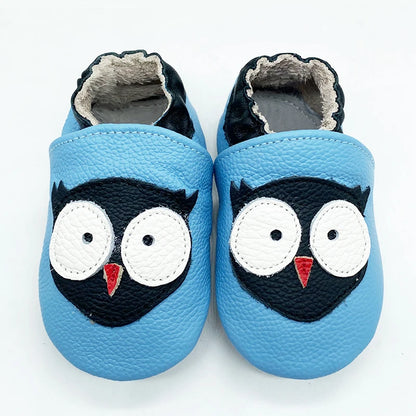 Bubebaby BabyLove Cow Leather First Walker Booties, featuring a classic design with a comfortable fit for early walkers. The booties are equipped with a flexible sole to support baby’s first steps. They come in a versatile colors, making them a stylish and practical choice for little ones