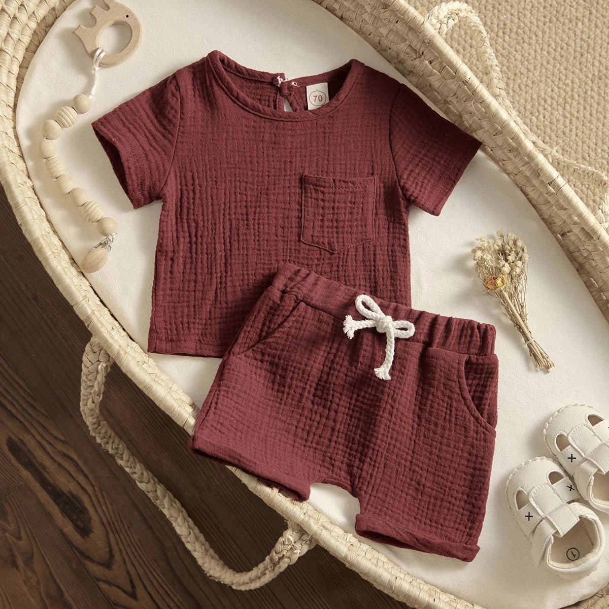 Shop our Stylish and comfortable outfits from Bubebaby, designed for children aged 0-6 years. Perfect for summer, these unisex sets are made from high-quality cotton linen and polyester, ensuring breathability and comfort. Features include a classic O-neck collar, regular short sleeves, and a pullover closure.