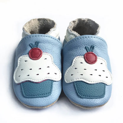 Bubebaby BabyLove Cow Leather First Walker Booties, featuring a classic design with a comfortable fit for early walkers. The booties are equipped with a flexible sole to support baby’s first steps. They come in a versatile colors, making them a stylish and practical choice for little ones