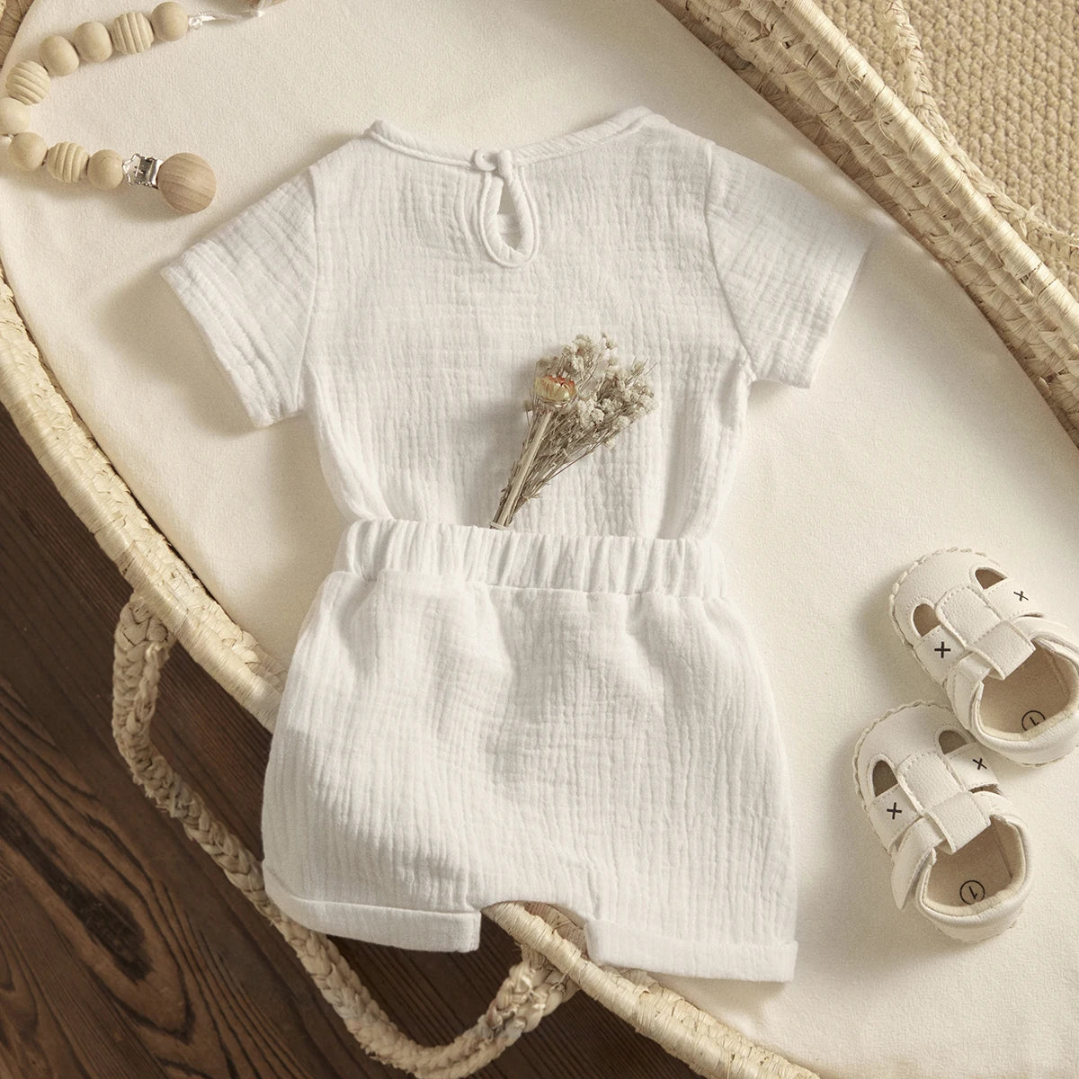 Shop our Stylish and comfortable outfits from Bubebaby, designed for children aged 0-6 years. Perfect for summer, these unisex sets are made from high-quality cotton linen and polyester, ensuring breathability and comfort. Features include a classic O-neck collar, regular short sleeves, and a pullover closure.