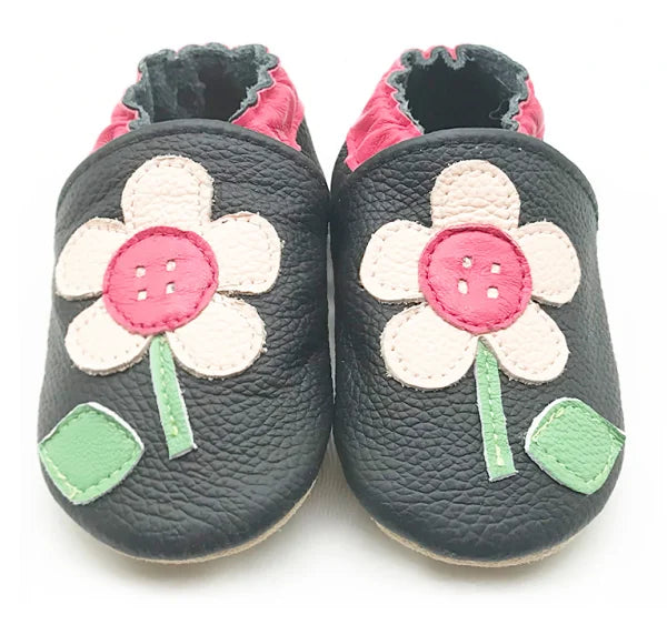 Bubebaby BabyLove Cow Leather First Walker Booties, featuring a classic design with a comfortable fit for early walkers. The booties are equipped with a flexible sole to support baby’s first steps. They come in a versatile colors, making them a stylish and practical choice for little ones