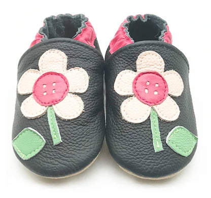 Bubebaby BabyLove Cow Leather First Walker Booties, featuring a classic design with a comfortable fit for early walkers. The booties are equipped with a flexible sole to support baby’s first steps. They come in a versatile colors, making them a stylish and practical choice for little ones