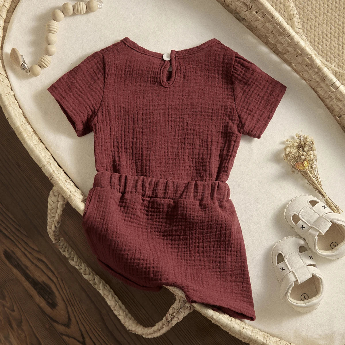 Shop our Stylish and comfortable outfits from Bubebaby, designed for children aged 0-6 years. Perfect for summer, these unisex sets are made from high-quality cotton linen and polyester, ensuring breathability and comfort. Features include a classic O-neck collar, regular short sleeves, and a pullover closure.