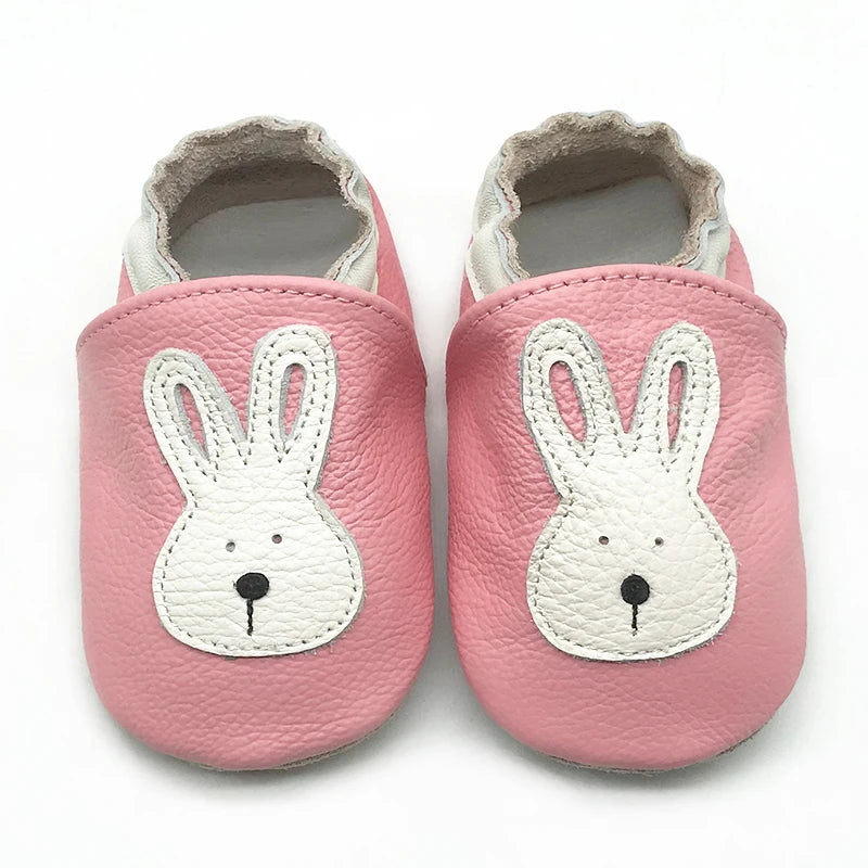 Bubebaby BabyLove Cow Leather First Walker Booties, featuring a classic design with a comfortable fit for early walkers. The booties are equipped with a flexible sole to support baby’s first steps. They come in a versatile colors, making them a stylish and practical choice for little ones