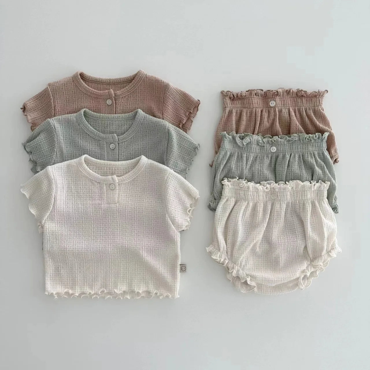 Discover the Bubebaby BabyLove Summer Set, designed for 1-3Y toddlers. This unisex 2-piece outfit is crafted from 95% cotton, ensuring comfort and style with a solid pattern and O-neck pullover. Perfect fit for your little one this season