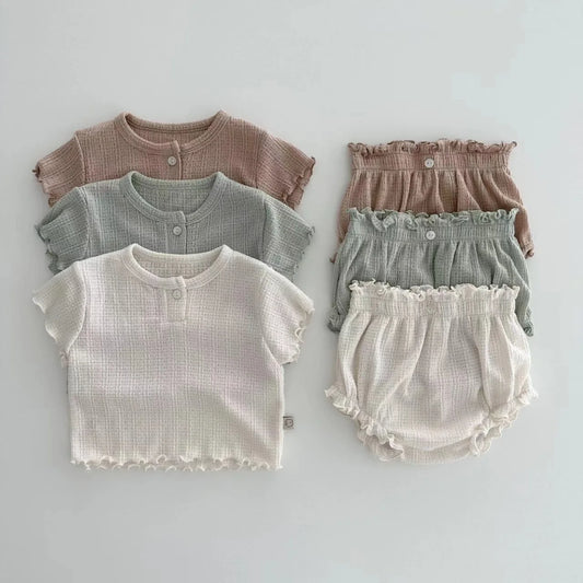 Discover the Bubebaby BabyLove Summer Set, designed for 1-3Y toddlers. This unisex 2-piece outfit is crafted from 95% cotton, ensuring comfort and style with a solid pattern and O-neck pullover. Perfect fit for your little one this season