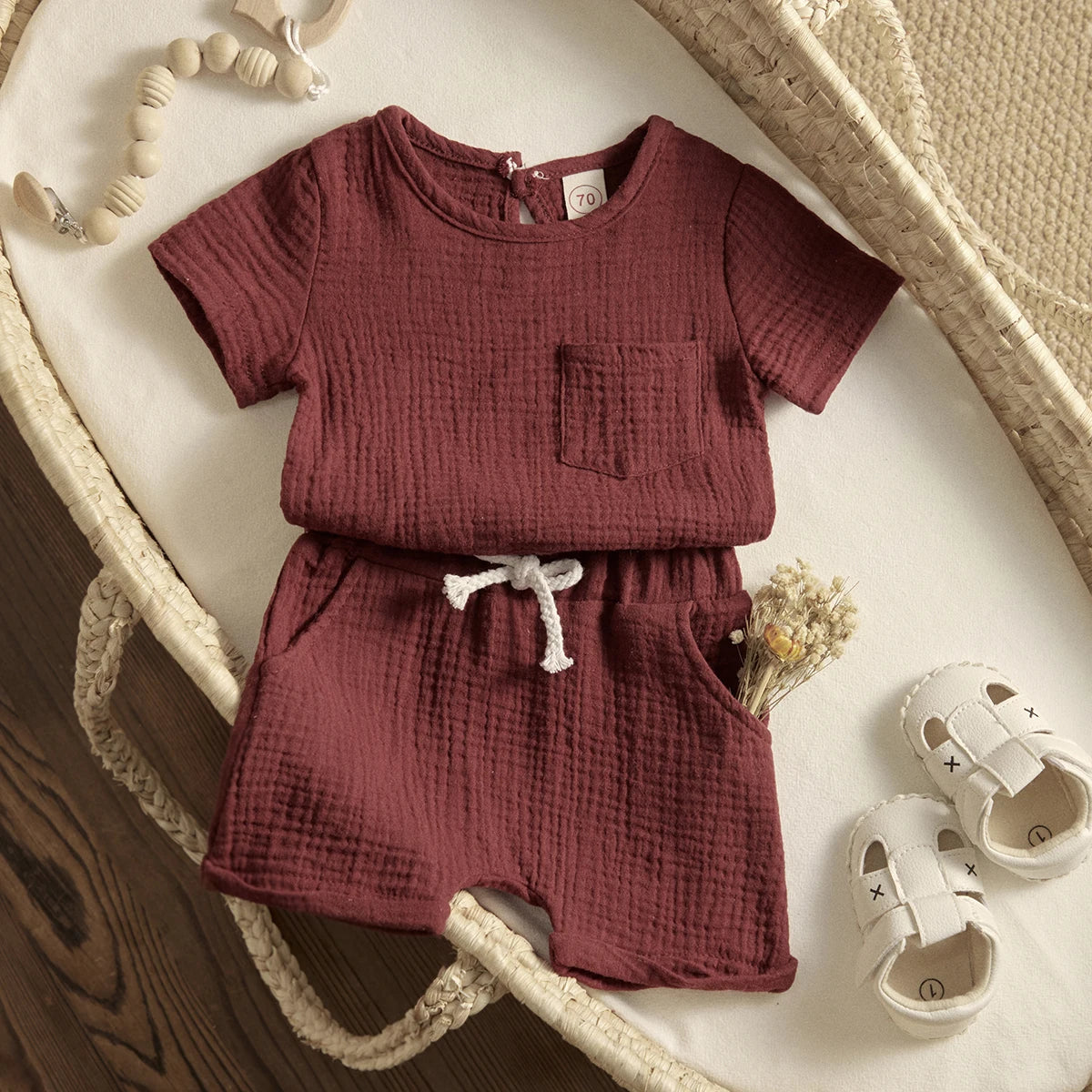 Shop our Stylish and comfortable outfits from Bubebaby, designed for children aged 0-6 years. Perfect for summer, these unisex sets are made from high-quality cotton linen and polyester, ensuring breathability and comfort. Features include a classic O-neck collar, regular short sleeves, and a pullover closure.