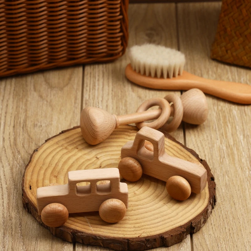 Discover the Montessori BabyLove Gift Set at BubeBaby, perfect for infants and toddlers. This unisex set includes classic bath toys like rubber ducks and boats. Ideal for 0-6 months, it promotes sensory development and makes a thoughtful gift. Note: Keep away from fire 