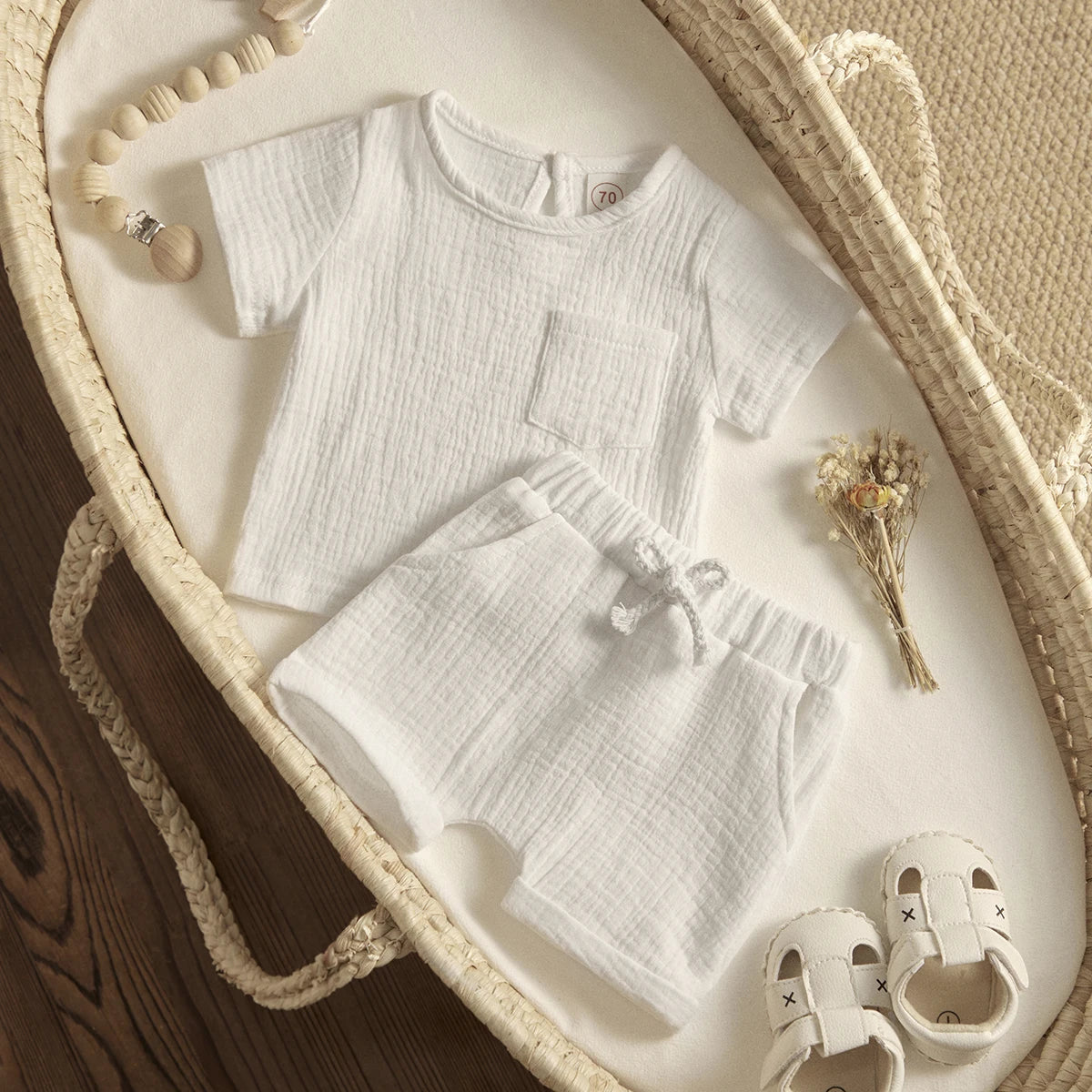 Shop our Stylish and comfortable outfits from Bubebaby, designed for children aged 0-6 years. Perfect for summer, these unisex sets are made from high-quality cotton linen and polyester, ensuring breathability and comfort. Features include a classic O-neck collar, regular short sleeves, and a pullover closure.
