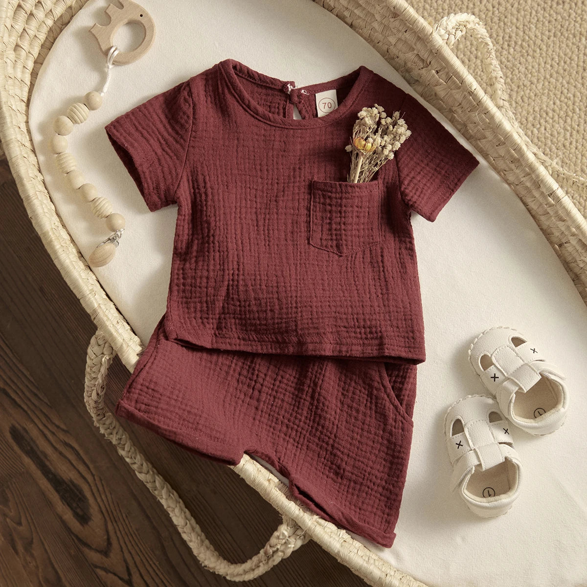 Shop our Stylish and comfortable outfits from Bubebaby, designed for children aged 0-6 years. Perfect for summer, these unisex sets are made from high-quality cotton linen and polyester, ensuring breathability and comfort. Features include a classic O-neck collar, regular short sleeves, and a pullover closure.