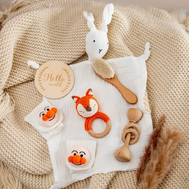 Discover the Montessori BabyLove Bath Set at BubeBaby, featuring a square bath towel and assorted gifts in a gift box. Designed for newborns (0-6 months), this unisex set includes a drooling towel, making bath time convenient and cozy. Lightweight at 250g, it’s perfect for your baby’s early days