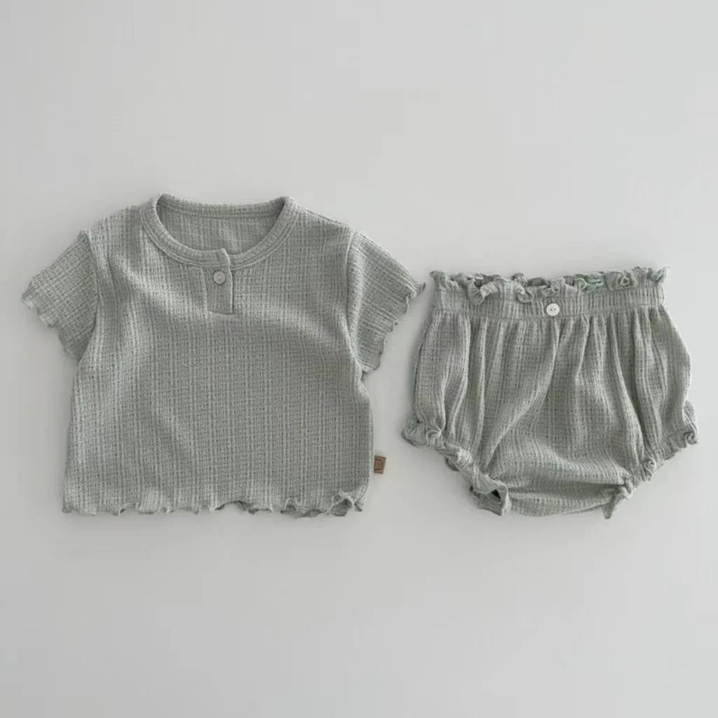 Discover the Bubebaby BabyLove Summer Set, designed for 1-3Y toddlers. This unisex 2-piece outfit is crafted from 95% cotton, ensuring comfort and style with a solid pattern and O-neck pullover. Perfect fit for your little one this season