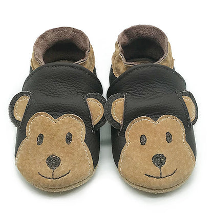 Bubebaby BabyLove Cow Leather First Walker Booties, featuring a classic design with a comfortable fit for early walkers. The booties are equipped with a flexible sole to support baby’s first steps. They come in a versatile colors, making them a stylish and practical choice for little ones