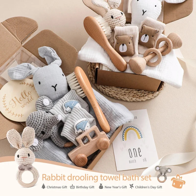 Discover the Montessori BabyLove Bath Set at BubeBaby, featuring a square bath towel and assorted gifts in a gift box. Designed for newborns (0-6 months), this unisex set includes a drooling towel, making bath time convenient and cozy. Lightweight at 250g, it’s perfect for your baby’s early days