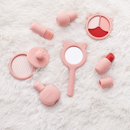 Discover our CE-certified silicone makeup cosmetics set, perfect for ages 3-6. Safe and chemical-free, this play set encourages creativity and imaginative play, allowing little ones to explore their style in a fun, secure way. Ideal for budding beauty enthusiasts babylove montessori