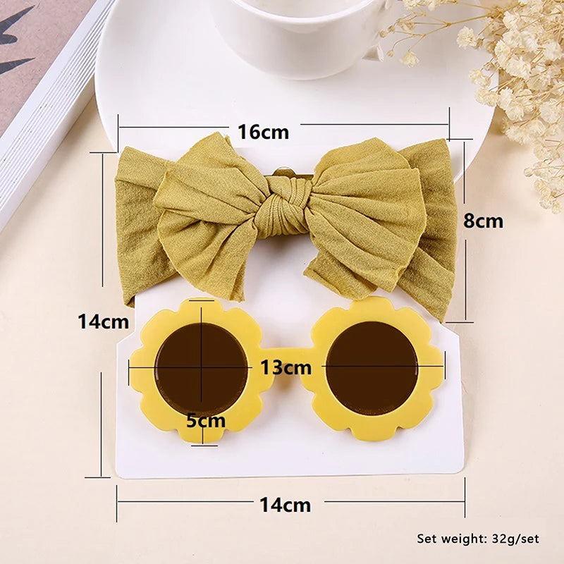 Unisex babylove headband and sunglasses set made of high-quality nylon and plastic. Suitable for ages 0-6 years, featuring solid patterns. Includes a nylon headband (16cm x 8cm) and plastic sunglasses (13cm x 5cm). Perfect for all seasons and occasions, both indoors and outdoors