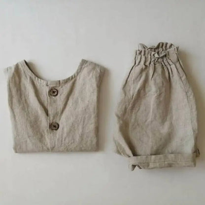 Discover the perfect summer outfit for your little one with the Bubebaby BabyLove set. Made from 100% cotton, this casual, unisex set is designed for children aged 1-3 years. Featuring a solid fabric, O-neck, sleeveless raglan style, and a comfortable pullover closure, it’s ideal for warm days.