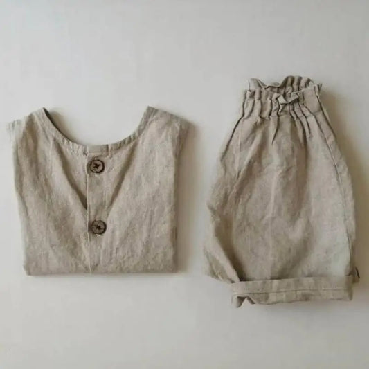 Discover the perfect summer outfit for your little one with the Bubebaby BabyLove set. Made from 100% cotton, this casual, unisex set is designed for children aged 1-3 years. Featuring a solid fabric, O-neck, sleeveless raglan style, and a comfortable pullover closure, it’s ideal for warm days.