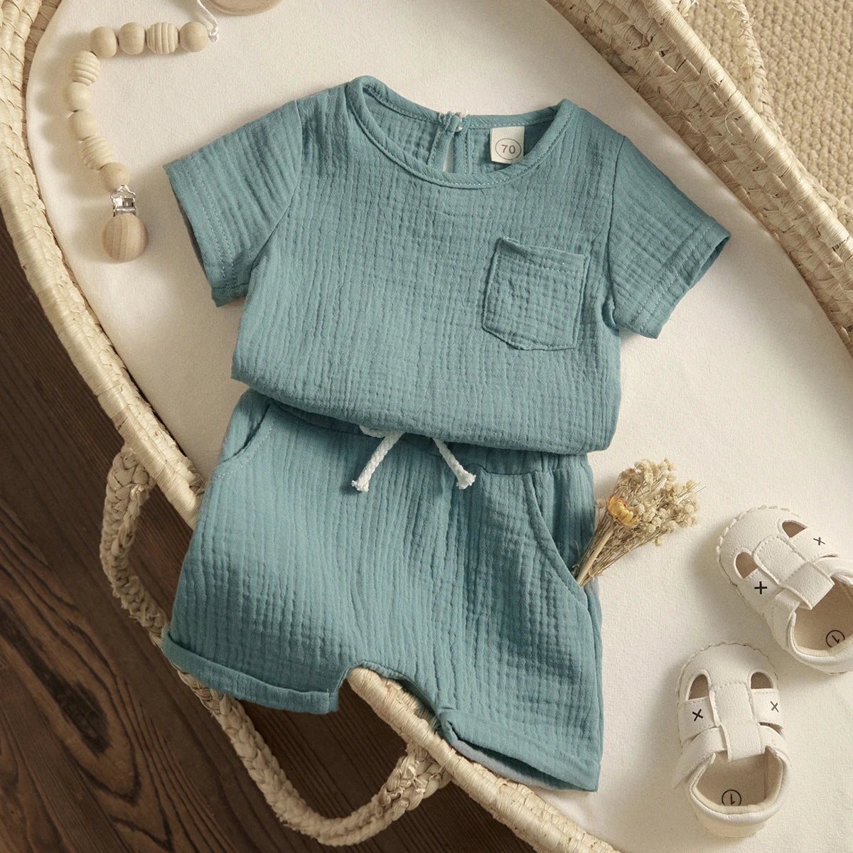 Shop our Stylish and comfortable outfits from Bubebaby, designed for children aged 0-6 years. Perfect for summer, these unisex sets are made from high-quality cotton linen and polyester, ensuring breathability and comfort. Features include a classic O-neck collar, regular short sleeves, and a pullover closure.
