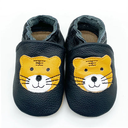 Bubebaby BabyLove Cow Leather First Walker Booties, featuring a classic design with a comfortable fit for early walkers. The booties are equipped with a flexible sole to support baby’s first steps. They come in a versatile colors, making them a stylish and practical choice for little ones