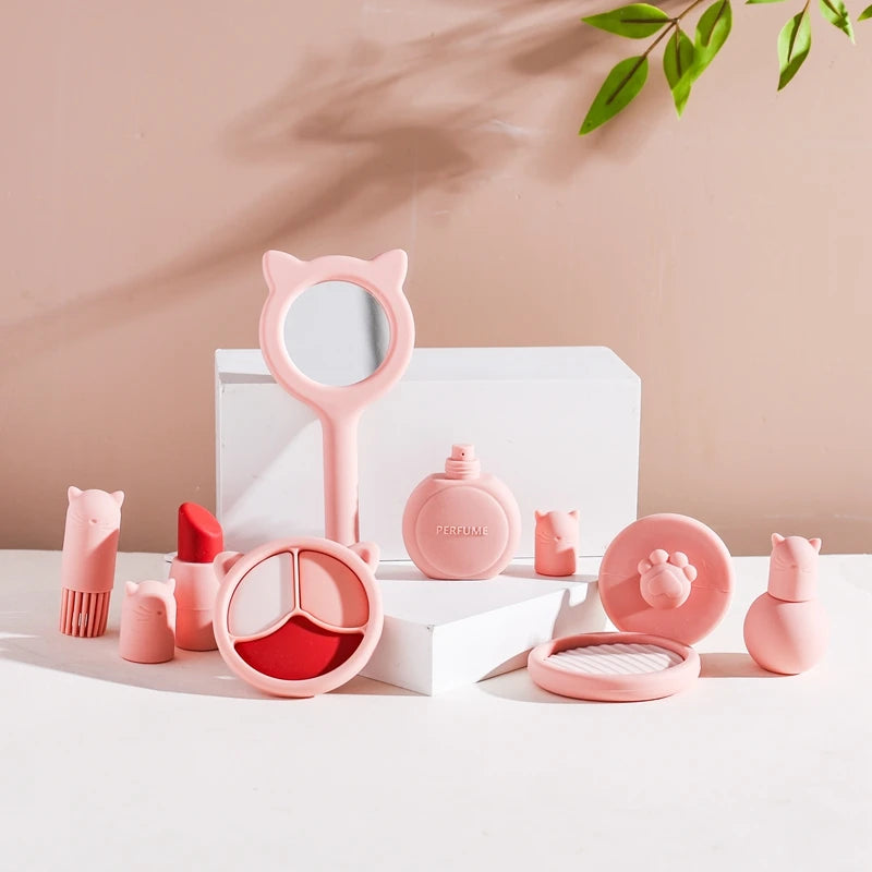 Discover our CE-certified silicone makeup cosmetics set, perfect for ages 3-6. Safe and chemical-free, this play set encourages creativity and imaginative play, allowing little ones to explore their style in a fun, secure way. Ideal for budding beauty enthusiasts