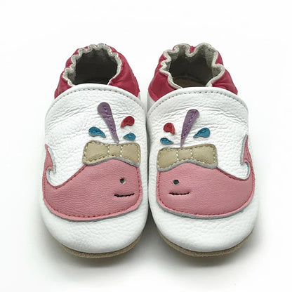 Bubebaby BabyLove Cow Leather First Walker Booties, featuring a classic design with a comfortable fit for early walkers. The booties are equipped with a flexible sole to support baby’s first steps. They come in a versatile colors, making them a stylish and practical choice for little ones