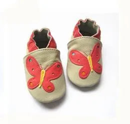 Bubebaby BabyLove Cow Leather First Walker Booties, featuring a classic design with a comfortable fit for early walkers. The booties are equipped with a flexible sole to support baby’s first steps. They come in a versatile colors, making them a stylish and practical choice for little ones