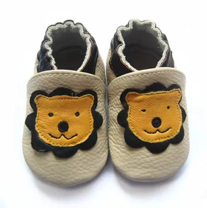 Bubebaby BabyLove Cow Leather First Walker Booties, featuring a classic design with a comfortable fit for early walkers. The booties are equipped with a flexible sole to support baby’s first steps. They come in a versatile colors, making them a stylish and practical choice for little ones
