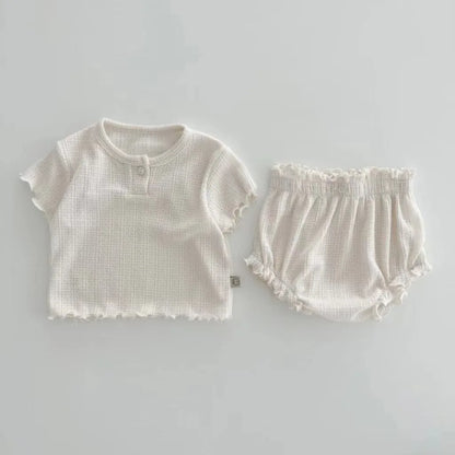 Discover the Bubebaby BabyLove Summer Set, designed for 1-3Y toddlers. This unisex 2-piece outfit is crafted from 95% cotton, ensuring comfort and style with a solid pattern and O-neck pullover. Perfect fit for your little one this season