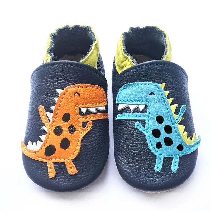 Bubebaby BabyLove Cow Leather First Walker Booties, featuring a classic design with a comfortable fit for early walkers. The booties are equipped with a flexible sole to support baby’s first steps. They come in a versatile colors, making them a stylish and practical choice for little ones