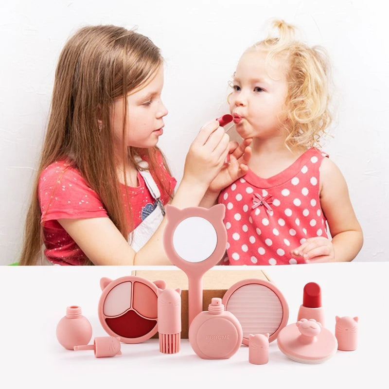 Discover our CE-certified silicone makeup cosmetics set, perfect for ages 3-6. Safe and chemical-free, this play set encourages creativity and imaginative play, allowing little ones to explore their style in a fun, secure way. Ideal for budding beauty enthusiasts