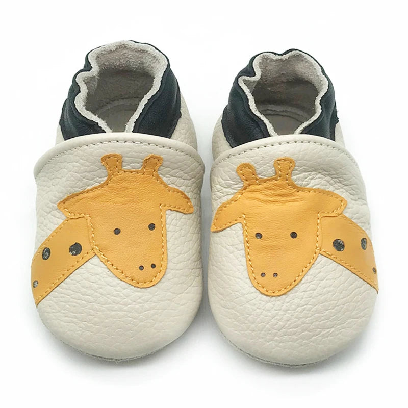Bubebaby BabyLove Cow Leather First Walker Booties, featuring a classic design with a comfortable fit for early walkers. The booties are equipped with a flexible sole to support baby’s first steps. They come in a versatile colors, making them a stylish and practical choice for little ones