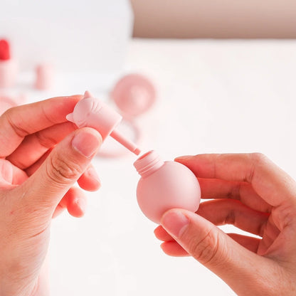 Discover our CE-certified silicone makeup cosmetics set, perfect for ages 3-6. Safe and chemical-free, this play set encourages creativity and imaginative play, allowing little ones to explore their style in a fun, secure way. Ideal for budding beauty enthusiasts babylove montessori