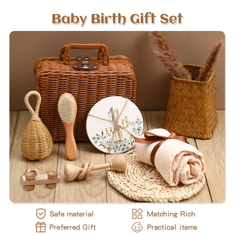 Discover the Montessori BabyLove Gift Set at BubeBaby, perfect for infants and toddlers. This unisex set includes classic bath toys like rubber ducks and boats. Ideal for 0-6 months, it promotes sensory development and makes a thoughtful gift. Note: Keep away from fire 