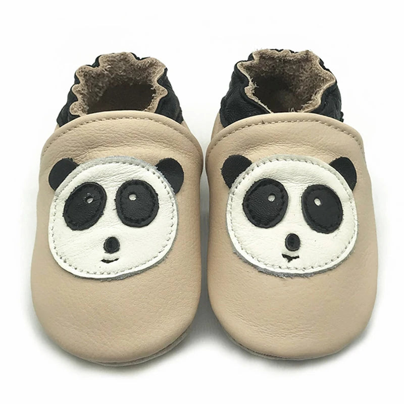 Bubebaby BabyLove Cow Leather First Walker Booties, featuring a classic design with a comfortable fit for early walkers. The booties are equipped with a flexible sole to support baby’s first steps. They come in a versatile colors, making them a stylish and practical choice for little ones