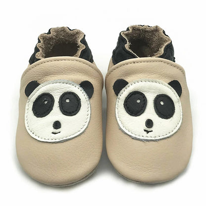 Bubebaby BabyLove Cow Leather First Walker Booties, featuring a classic design with a comfortable fit for early walkers. The booties are equipped with a flexible sole to support baby’s first steps. They come in a versatile colors, making them a stylish and practical choice for little ones