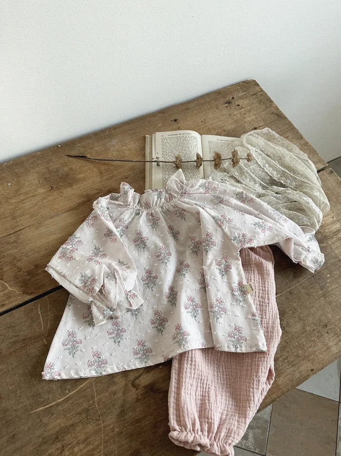 Soft muslin pants for babies from the BabyLove by Bubebaby collection. The pants are made of lightweight, breathable fabric with a gentle, stretchy waistband and a relaxed fit for comfort. The color is a soft, neutral tone, suitable for pairing with various baby tops