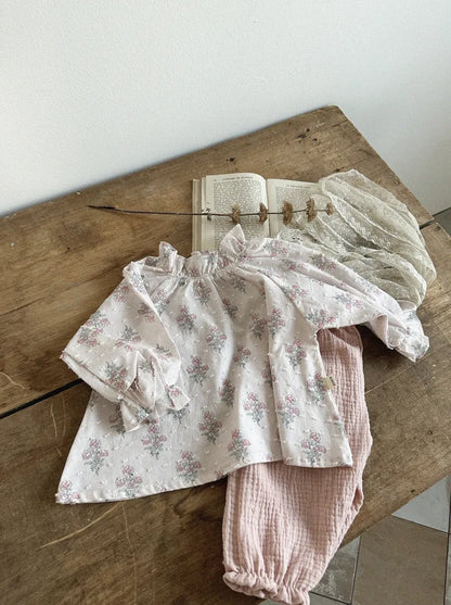 Soft muslin pants for babies from the BabyLove by Bubebaby collection. The pants are made of lightweight, breathable fabric with a gentle, stretchy waistband and a relaxed fit for comfort. The color is a soft, neutral tone, suitable for pairing with various baby tops