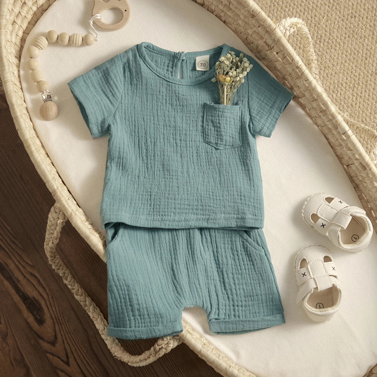 Shop our Stylish and comfortable outfits from Bubebaby, designed for children aged 0-6 years. Perfect for summer, these unisex sets are made from high-quality cotton linen and polyester, ensuring breathability and comfort. Features include a classic O-neck collar, regular short sleeves, and a pullover closure.